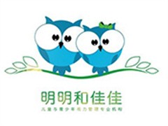 明明和佳佳视力矫正